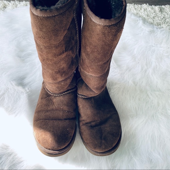 Ugg Classic Boots - Picture 4 of 10